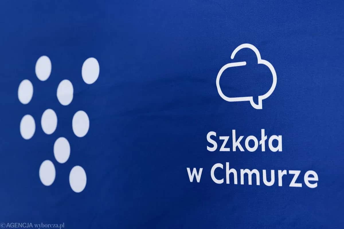 Szkoła w Chmurze: Egzaminy zdalnie czy stacjonarnie? Ostateczna odpowiedź